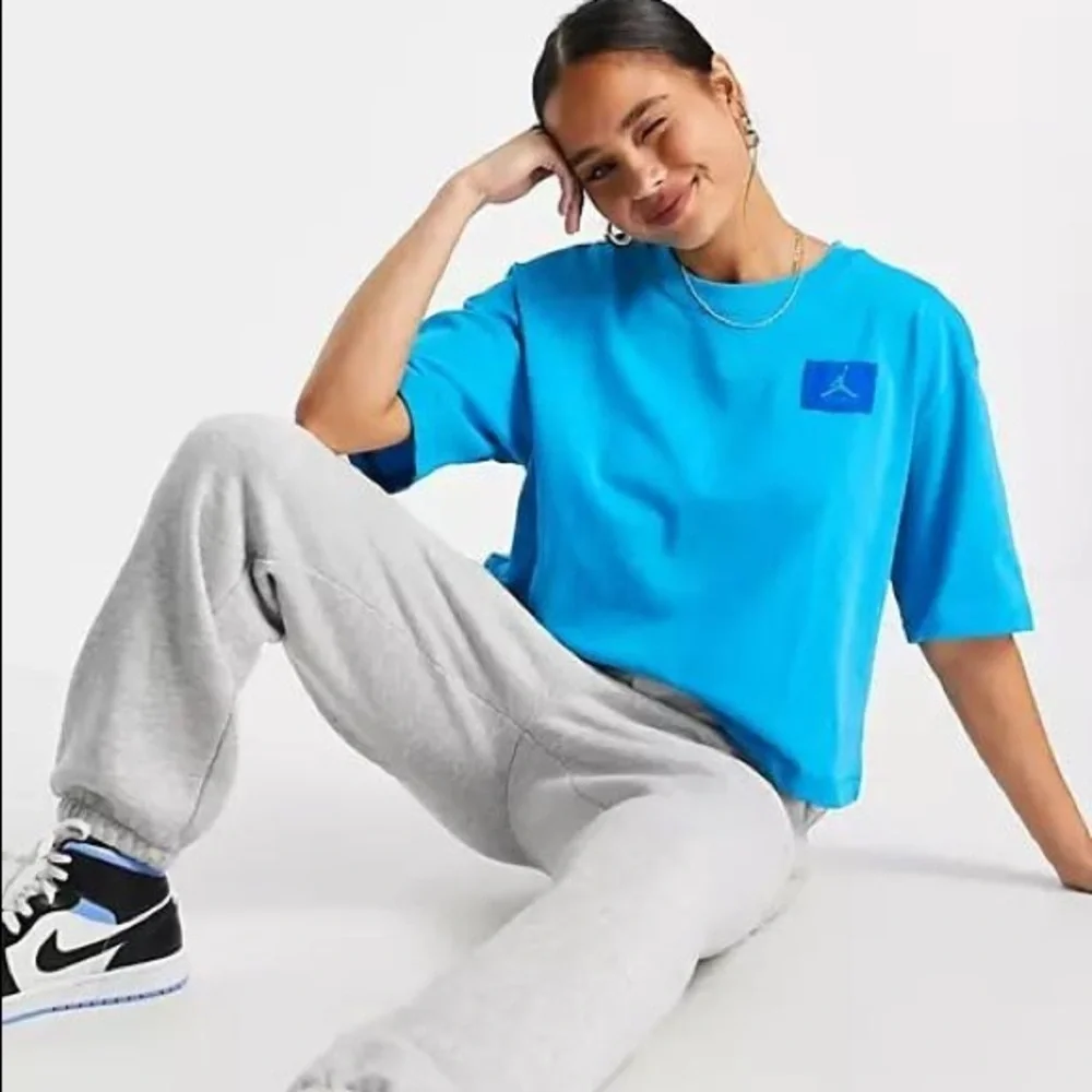 Nike air Jordan flight loose fit crop top shirt